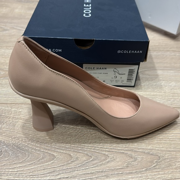 Brand new in box Cole Haan GA York Pump 85 MM, Brush Leather, Size 9B - Picture 4 of 10